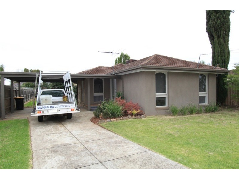 38 Fraser Street, Melton South VIC 3338