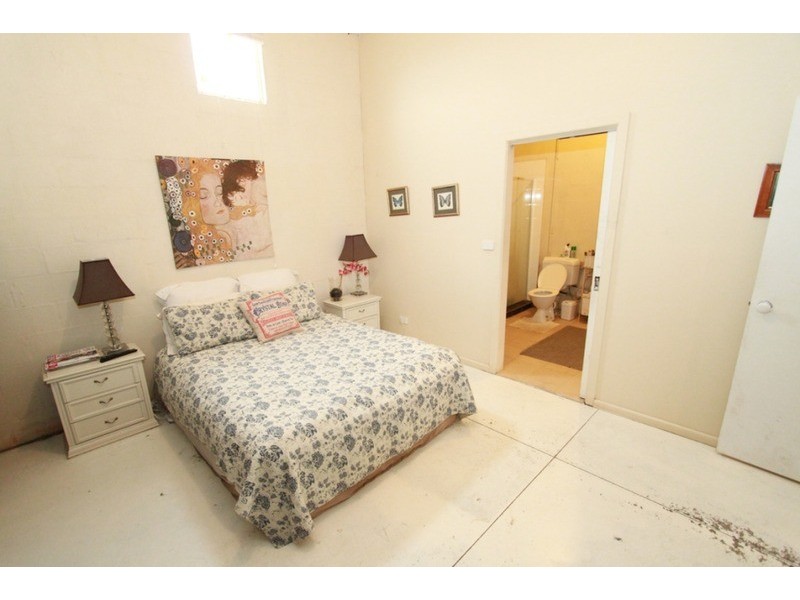 5 Cornwall Park  Court, Toolern Vale VIC 3337