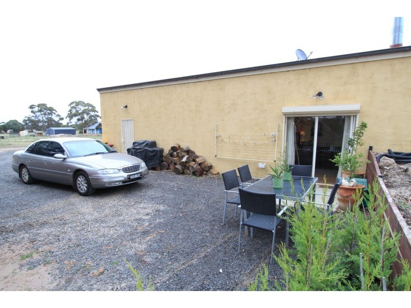 5 Cornwall Park  Court, Toolern Vale VIC 3337