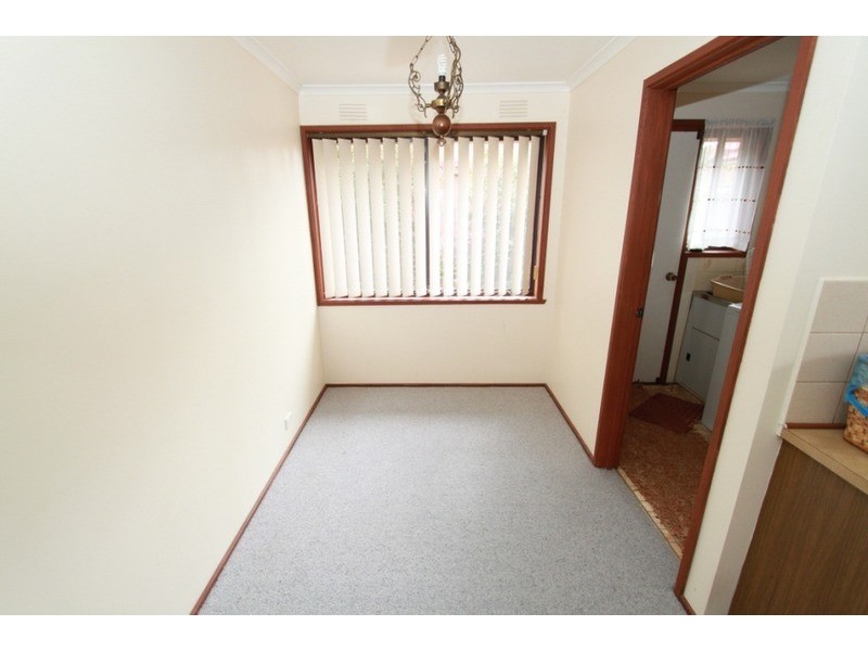 2/1 Raymond Street, Melton South VIC 3338