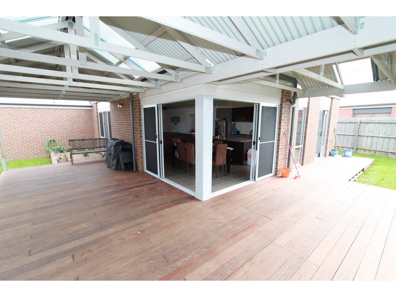 92 Westlake Drive, Melton West VIC 3337