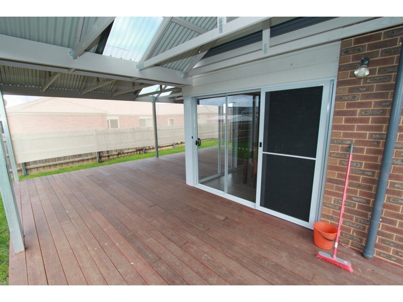 92 Westlake Drive, Melton West VIC 3337