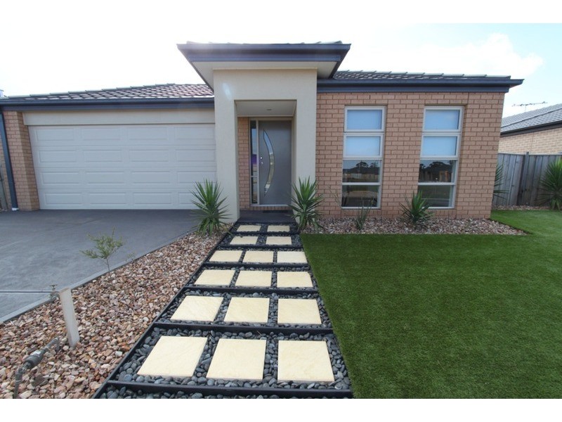 16 Pinrush Road, Brookfield VIC 3338