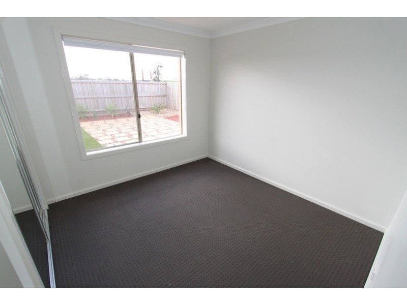 16 Pinrush Road, Brookfield VIC 3338