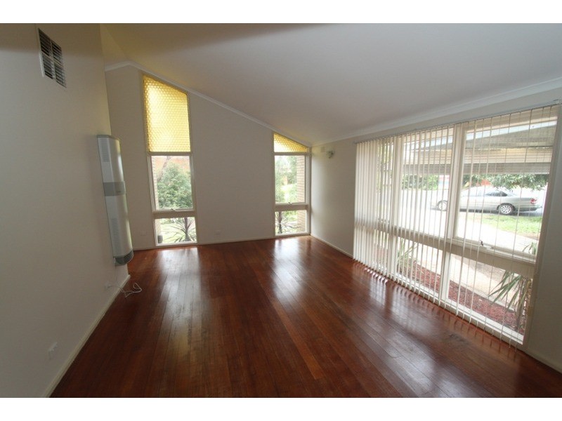 7 Lansel Place, Melton West VIC 3337