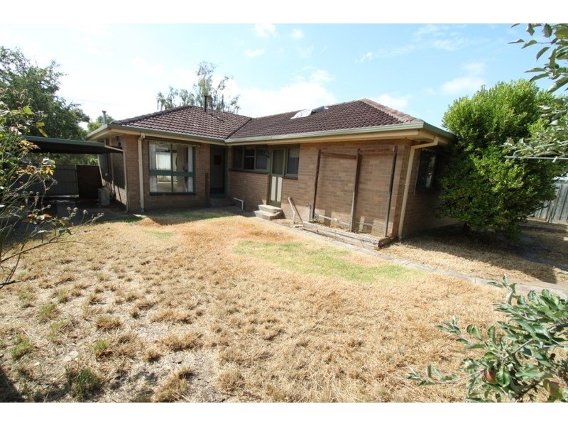 9 Raleighs Road, Melton VIC 3337