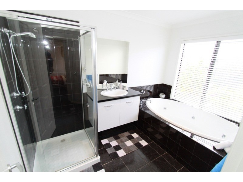 47 Ranfurlie Circuit, Melton West VIC 3337