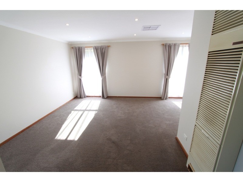 77 Childs Street, Melton South VIC 3338