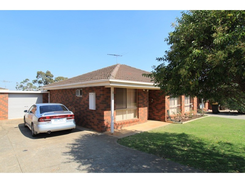 2/15-17 Oneils Road, Melton VIC 3337