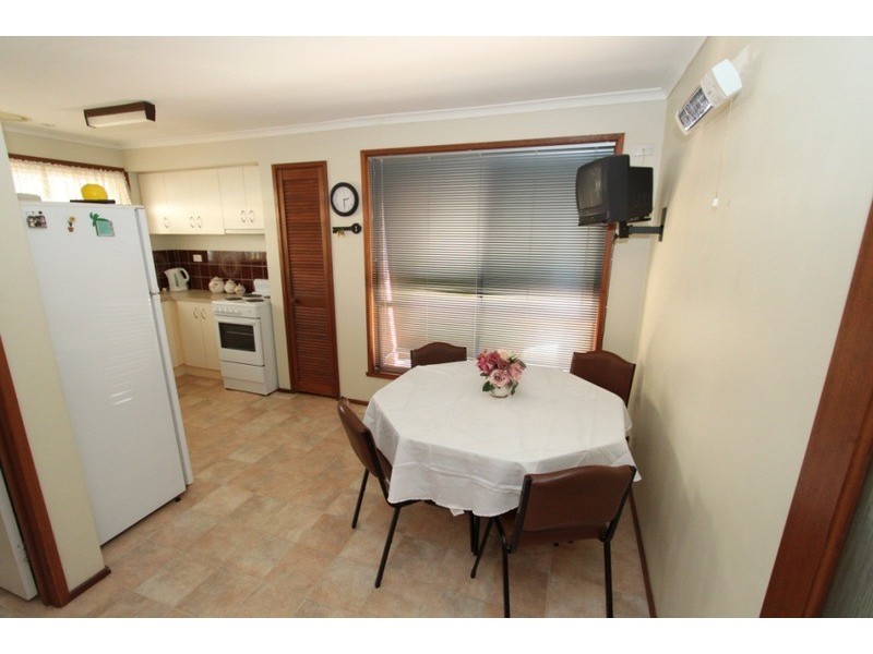 2/15-17 Oneils Road, Melton VIC 3337