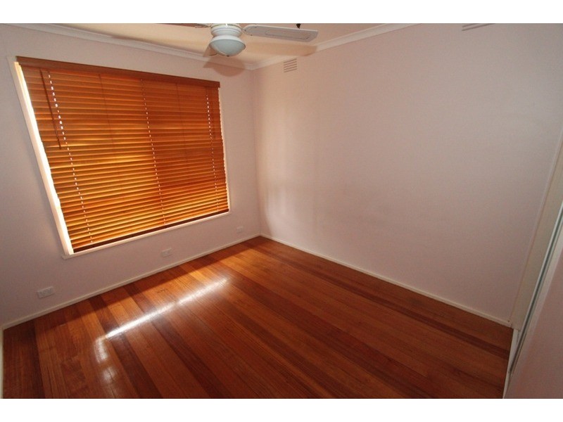 4 Oldershaw Road, Melton VIC 3337