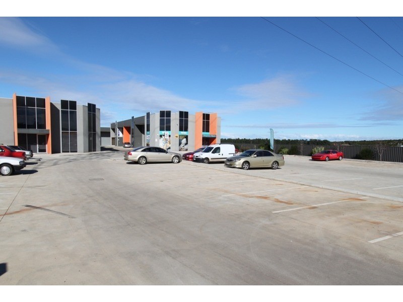 6/27-29 Fuller Road, Deer Park VIC 3023