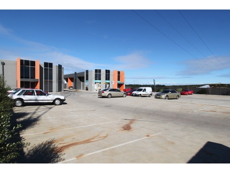 6/27-29 Fuller Road, Deer Park VIC 3023