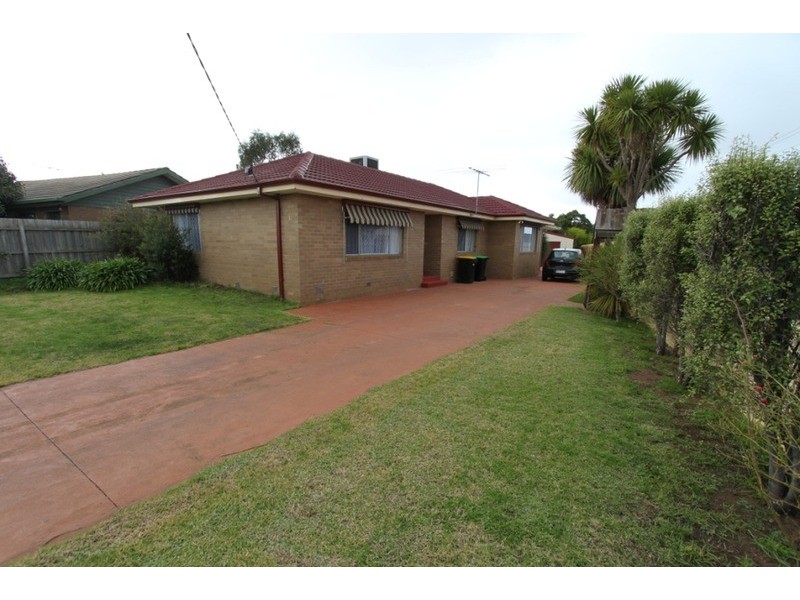 12 Milverton Street, Melton VIC 3337