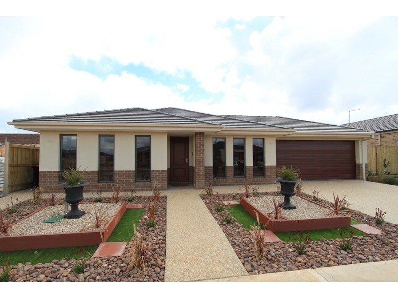 196 Botanica Springs Boulevard, Brookfield VIC 3338