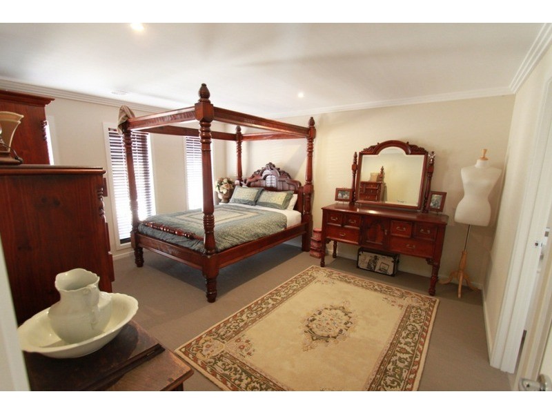 196 Botanica Springs Boulevard, Brookfield VIC 3338