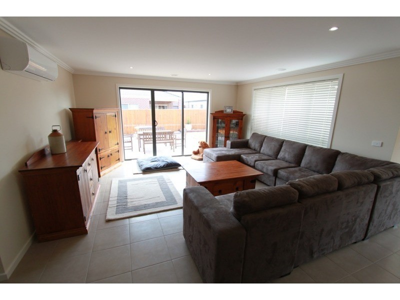 196 Botanica Springs Boulevard, Brookfield VIC 3338