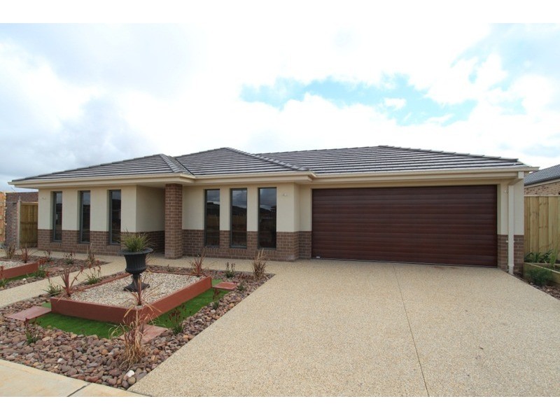 196 Botanica Springs Boulevard, Brookfield VIC 3338