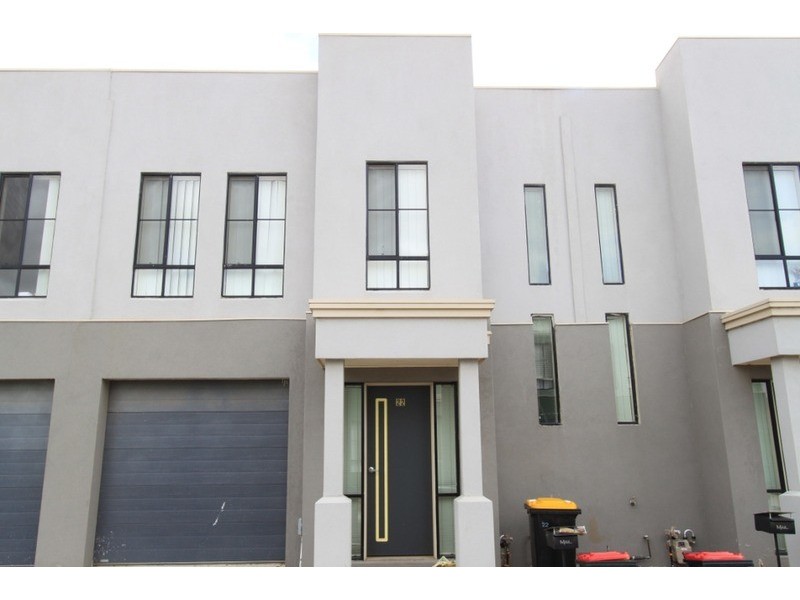 22/62 Andrew Street, Melton South VIC 3338