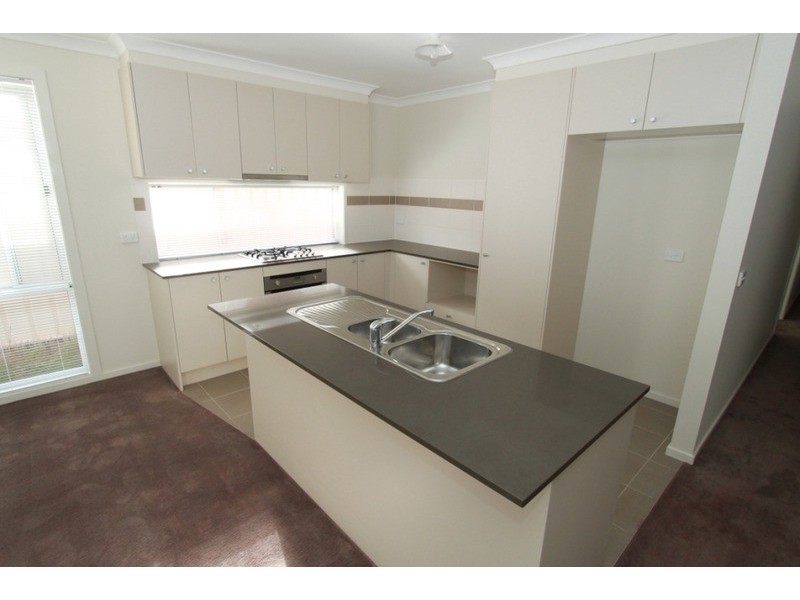 9 Clare Street, Brookfield VIC 3338