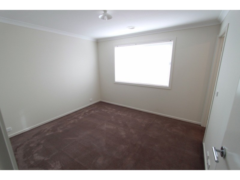 9 Clare Street, Brookfield VIC 3338