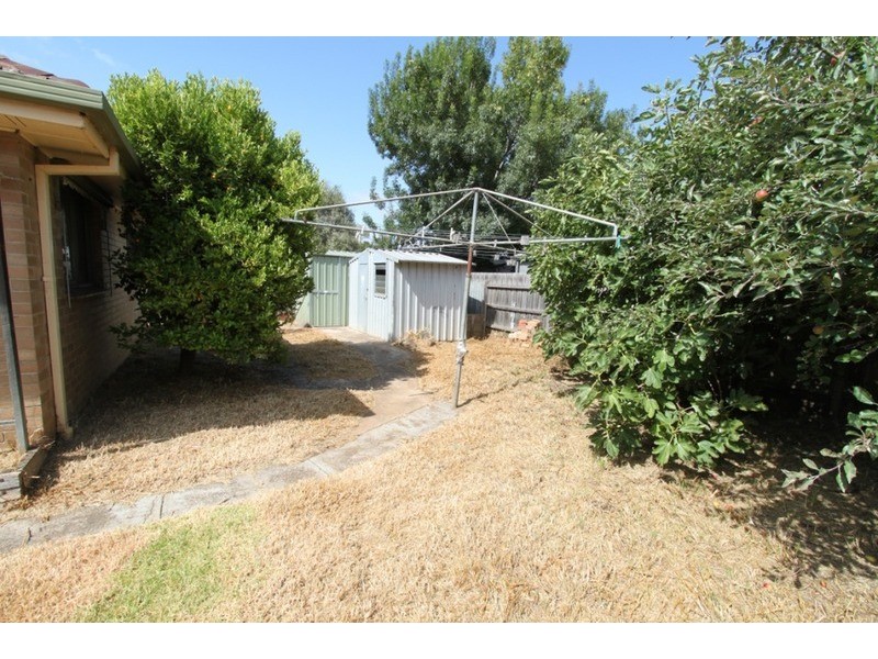 9 Raleighs Road, Melton VIC 3337