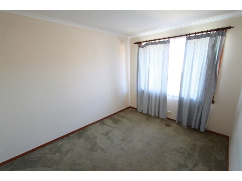 15 Eaton Street, Melton South VIC 3338