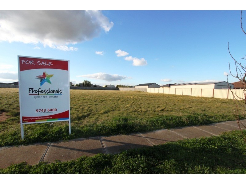 9 Runnymeade  Lane, Brookfield VIC 3338