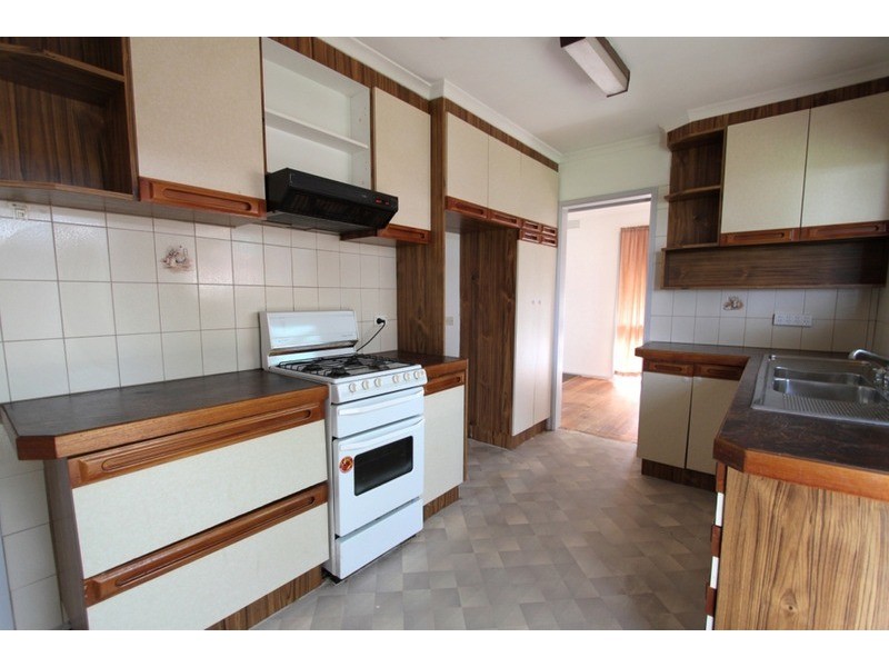 30 Riddle  Drive, Melton VIC 3337