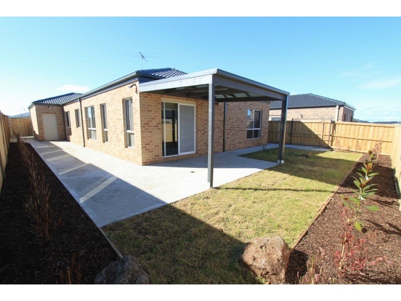 8 Citreus Circuit, Brookfield VIC 3338
