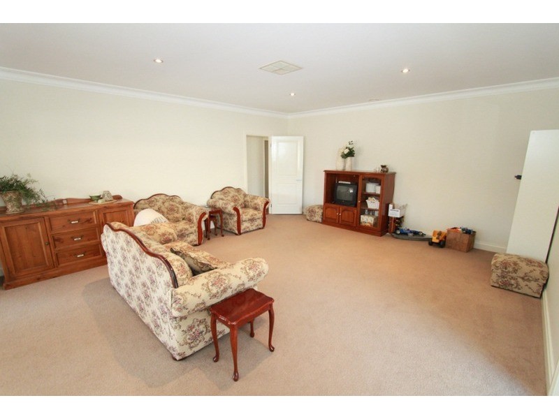 4 Woodend  Avenue, Eynesbury VIC 3338