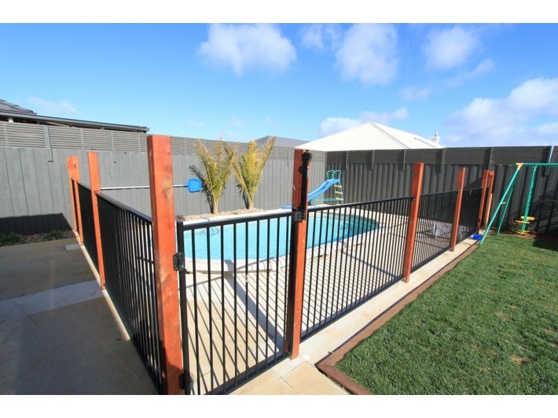 4 Woodend  Avenue, Eynesbury VIC 3338