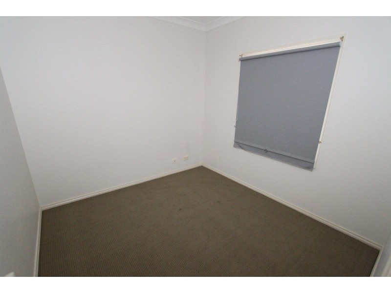 18 Ridgeway, Melton West VIC 3337