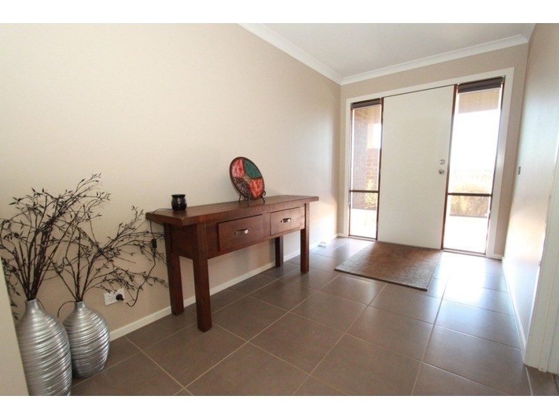 2 Emerald Court, Melton West VIC 3337