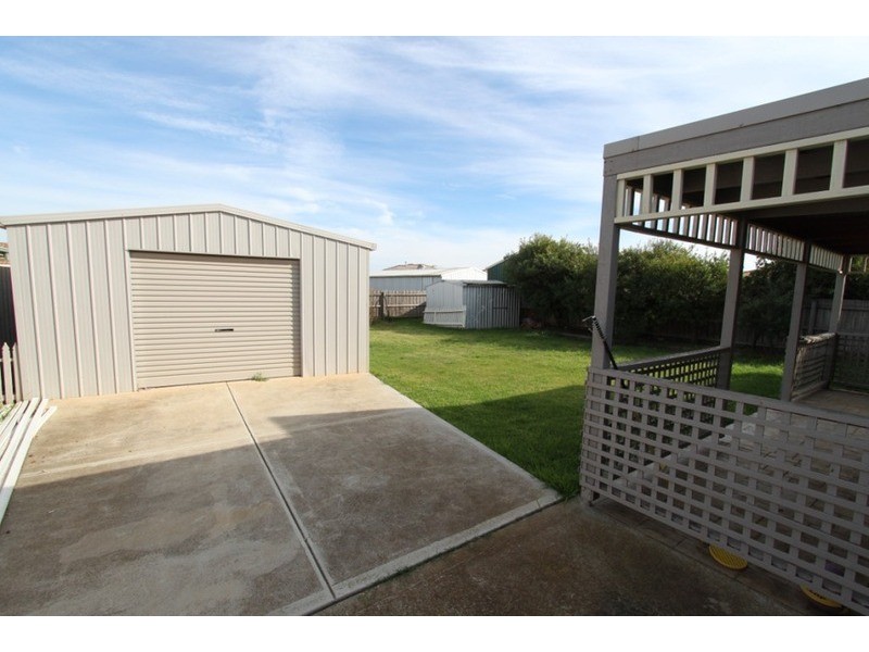 51 Smoult  Drive, Melton VIC 3337