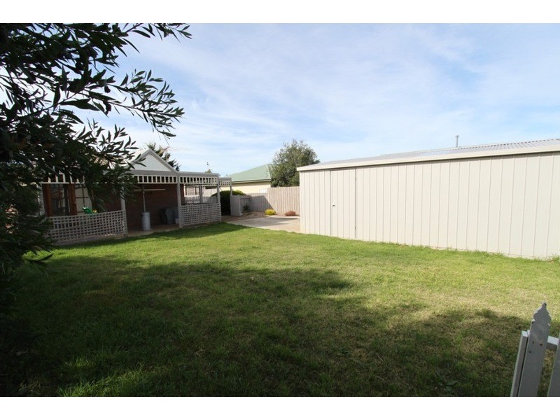 51 Smoult  Drive, Melton VIC 3337
