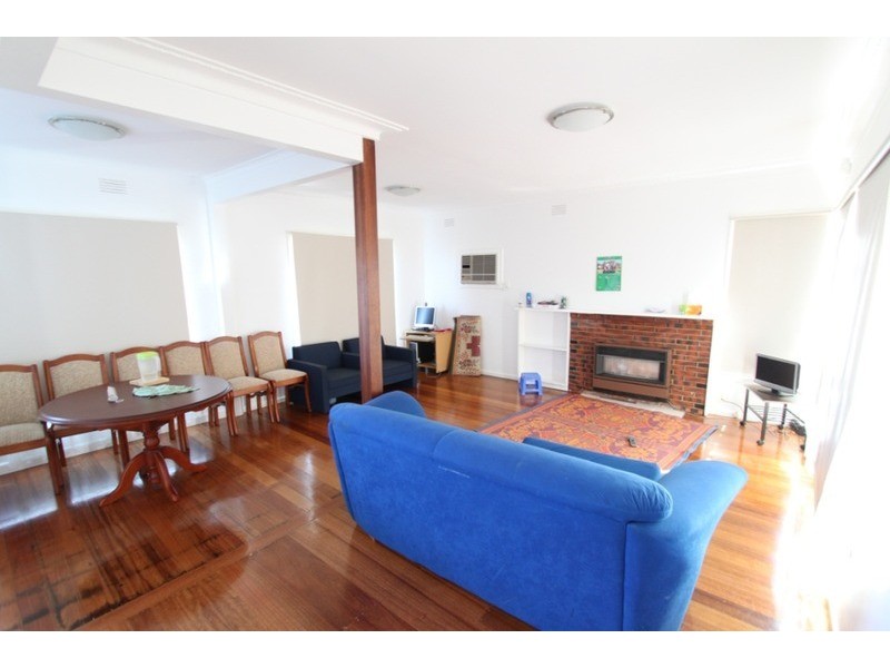 10 Elizabeth Street, Melton South VIC 3338