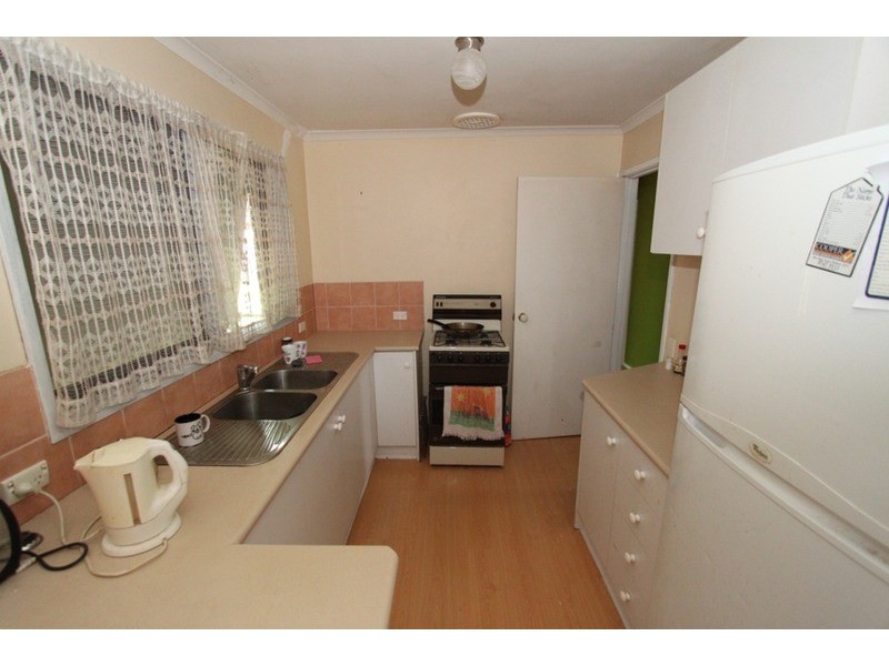 7 Hume  Avenue, Melton South VIC 3338