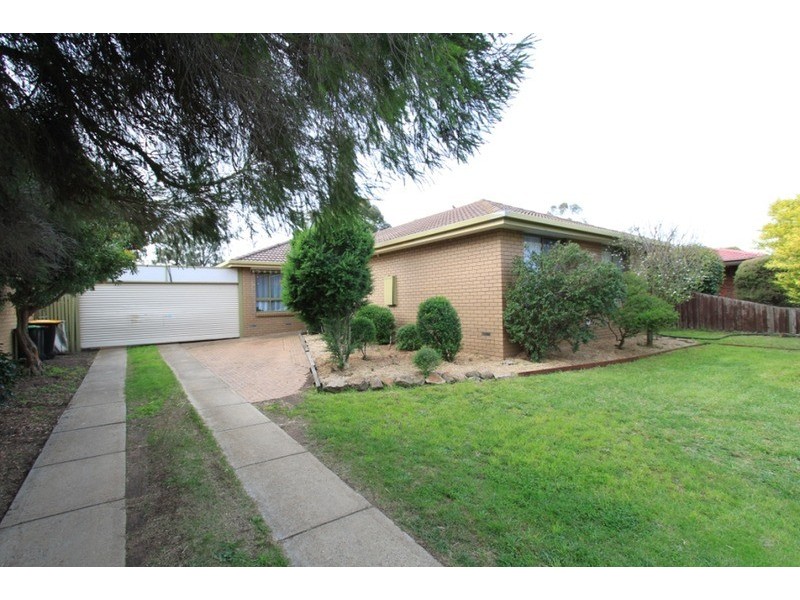 4 Kirkton  Drive, Kurunjang VIC 3337