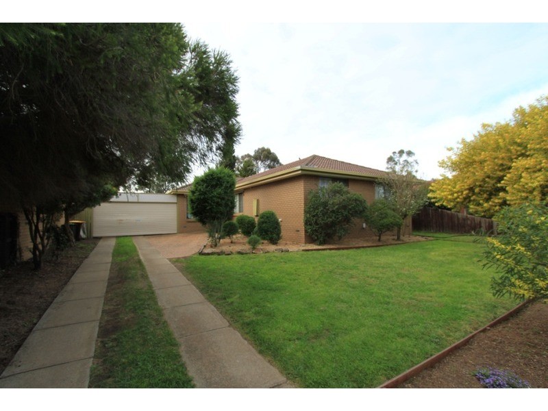 4 Kirkton  Drive, Kurunjang VIC 3337