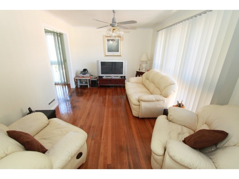 4 Bridgeford Crescent, Melton South VIC 3338