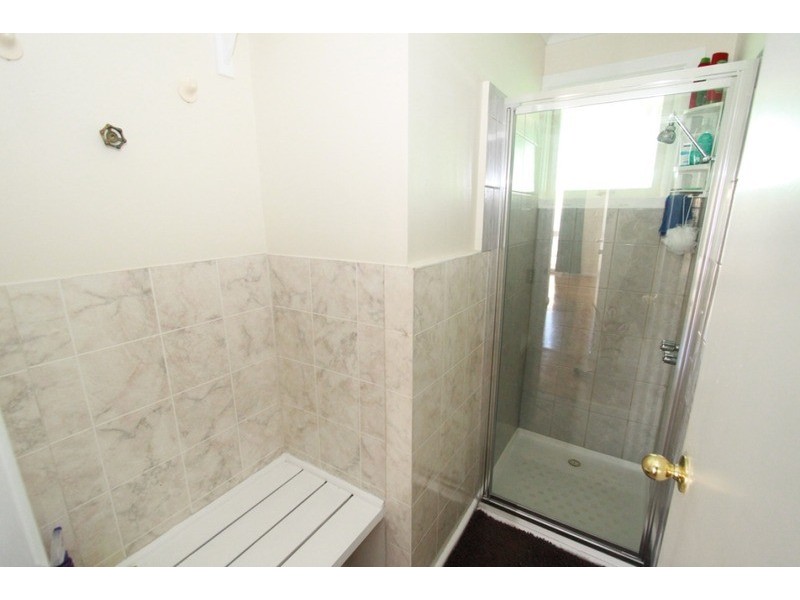 4 Bridgeford Crescent, Melton South VIC 3338