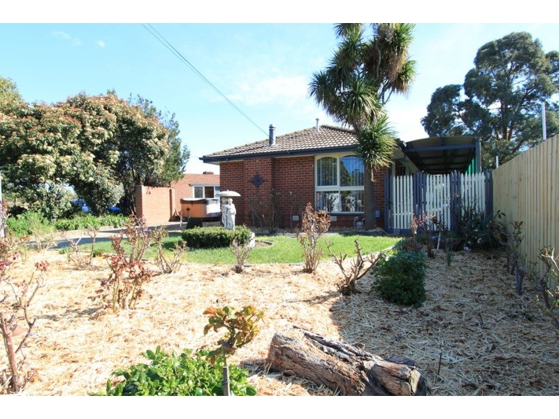 4 Bridgeford Crescent, Melton South VIC 3338