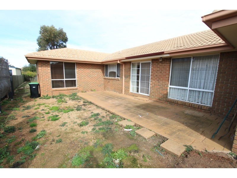 3 Pulford Court, Melton West VIC 3337
