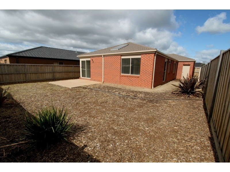 44 Saltbush Crescent, Brookfield VIC 3338