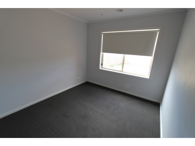 16 Colonus Street, Kurunjang VIC 3337