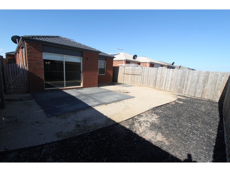 16 Colonus Street, Kurunjang VIC 3337