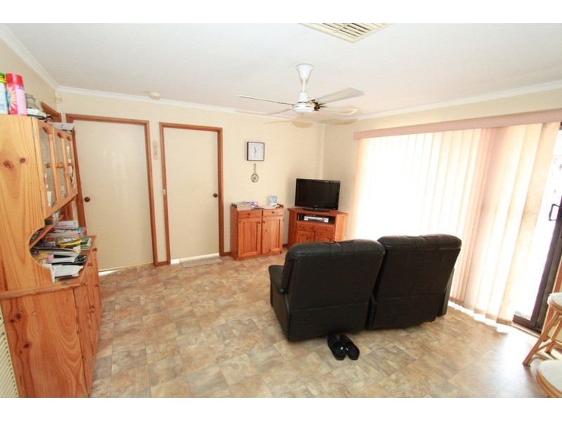 25 Cambrian Way, Melton West VIC 3337