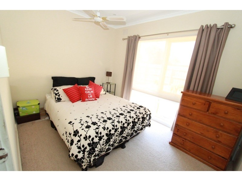 2 Richard Road, Melton South VIC 3338