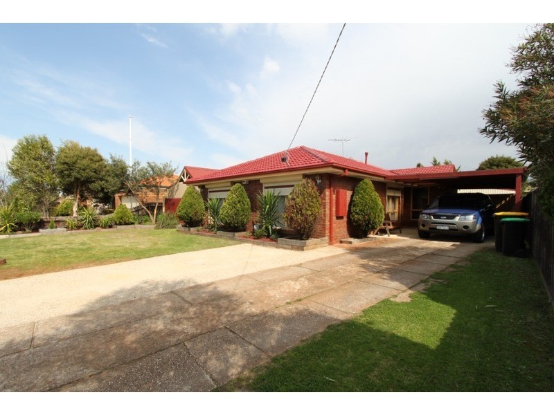 7 Rees  Road, Melton South VIC 3338